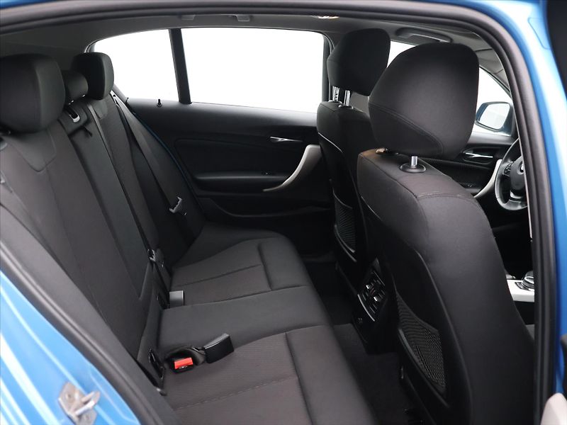 BMW Řada 1 2,0 Ti 135 kW Automat Xenon - fotka 12 z 32