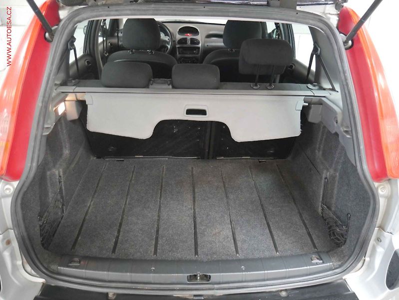 Peugeot 206 (2004) 1.4i, AC, el. výbava - fotka 7 z 17