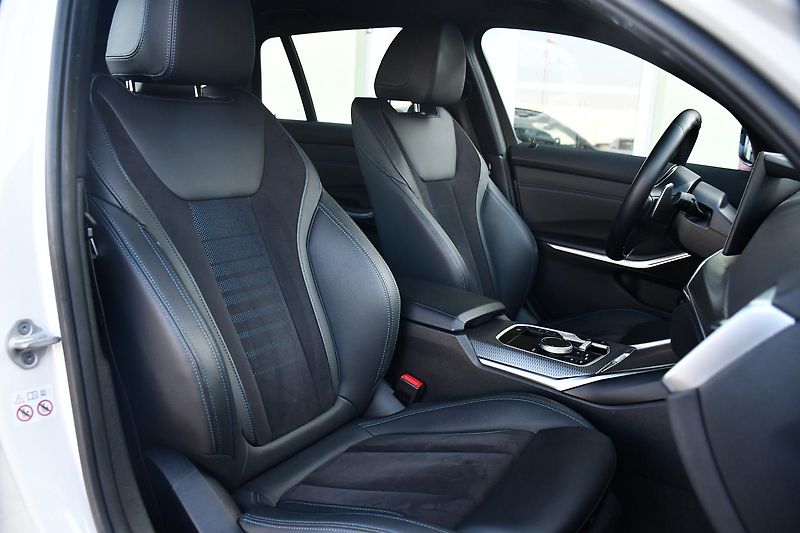BMW Řada 3 320d xDrive M-SPORT ČR 1.M - fotka 14 z 51