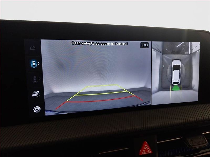 Kia EV6 (2023) AWD 77.4 kWh, SoH 94% - fotka 22 z 24