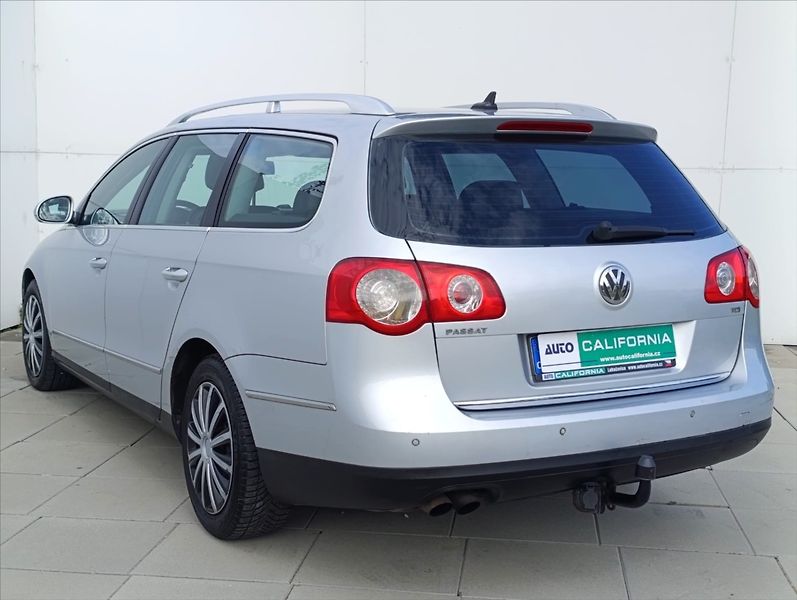 Volkswagen Passat 2,0 TDi Kůže Navigace Tažné - fotka 10 z 37