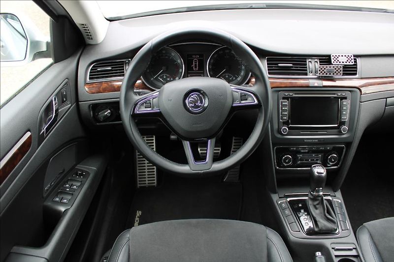 Škoda Superb 3,6 FSi  4 x 4, DSG, 191KW - fotka 12 z 29