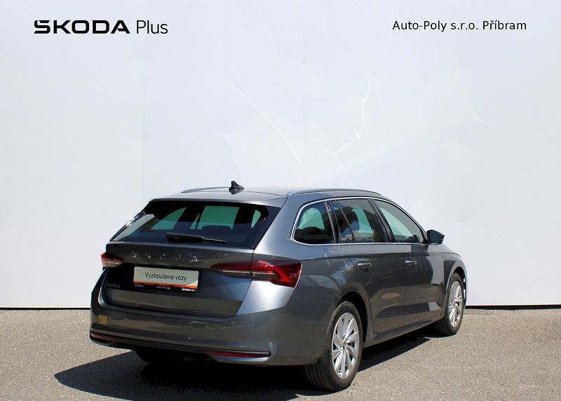 Škoda Octavia (2025) Top Selection 1.5TSI / 110kW 7 - fotka 2 z 24