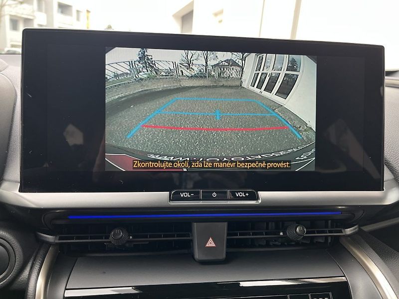 Toyota C-HR 2.0L PHEV Executive - fotka 23 z 29
