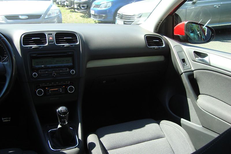 Volkswagen Golf (2011) VI,1.2TSi,ČR,Serv.Kn,114tis.km - fotka 38 z 75