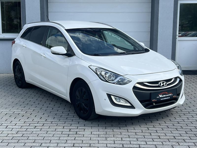 Hyundai i30 (2015) 1.6CRDi 81kW STYLE ČR NOVÉ - fotografie inzerátu