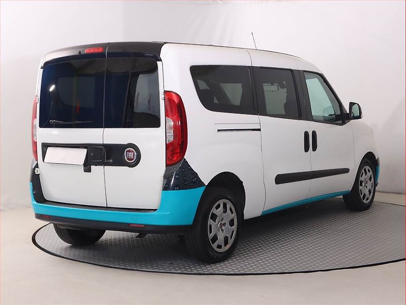 Fiat Dobló (2023) Maxi 1.6 MultiJet, 5Míst, SR - fotka 5 z 17