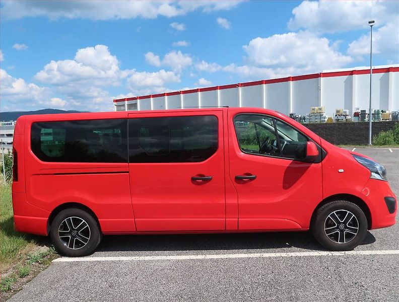 Opel Vivaro (2015) 1.6 CDTI, Bus, 9Míst, ČR - fotka 6 z 17