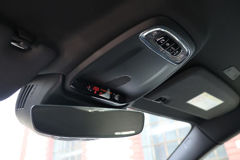 Volvo S60 (2019) T4 FWD Inscription - fotka 17 z 22
