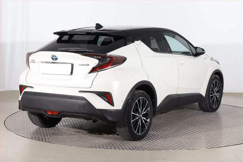 Toyota C-HR (2018) Selection 1.8 Hybrid, Automat - fotka 5 z 24