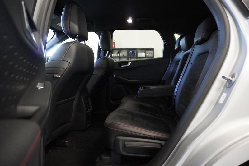 Ford Kuga 2.0 TDCi ST-LINE 4x4 AUTOMAT 8 - fotka 26 z 34