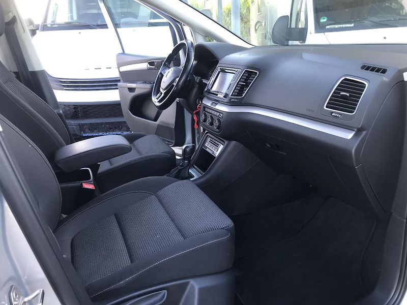Volkswagen Sharan  2.0 TDI 110 KW,DSG,NAVI,5-MÍS - fotka 12 z 19