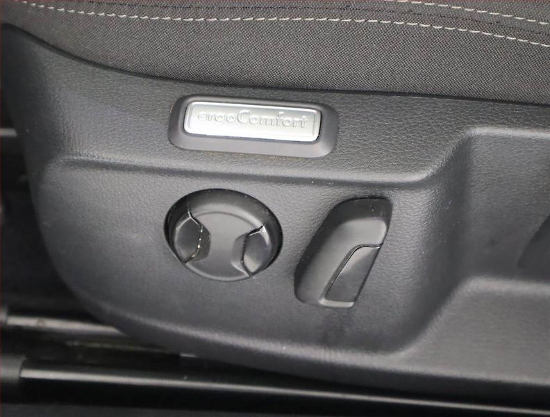 Volkswagen Passat (2017) Comfortline 1.8 TSI, ČR,1.maj - fotka 14 z 21