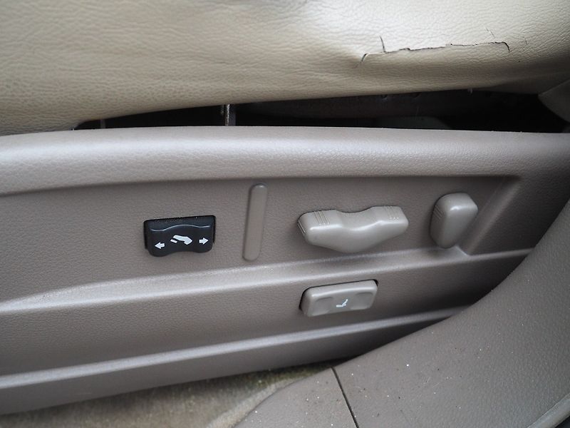 Nissan Murano (2006) 3.6 V6, Elegance, 4x4 - fotka 21 z 35
