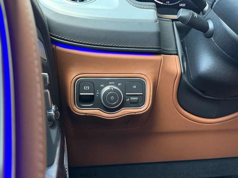 Mercedes-Benz Třídy G 63 AMG MANUFAKTUR, SUPERIOR - fotka 21 z 44