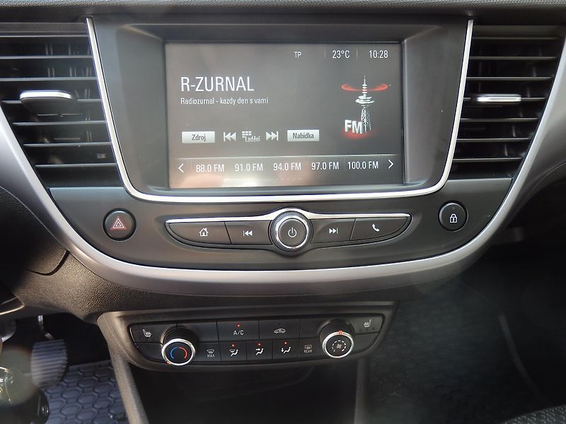 Opel Crossland X 1.2i KLIMA, NAJETO 36094 KM  - fotka 13 z 21