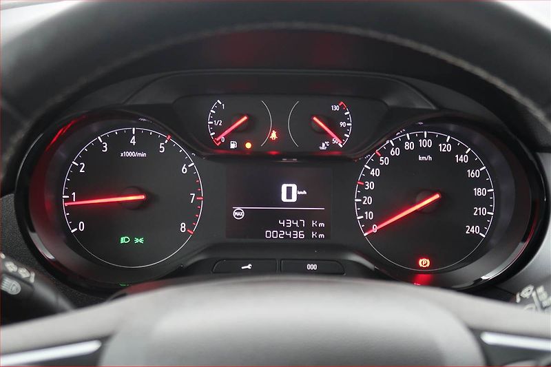Opel Crossland X (2024) 1.2 Turbo, ČR,1.maj - fotka 11 z 17