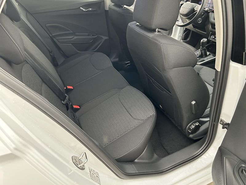 Škoda Fabia 1.0 TSI Top selection - fotka 22 z 24
