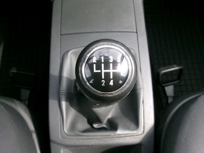 Volkswagen Polo (2006) 1,4 16V COMFORT AC ISOFIX - fotka 18 z 26