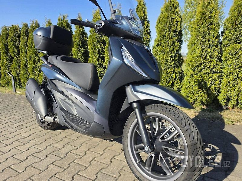 Piaggio Beverly 400 (2022) - fotka 2 z 16