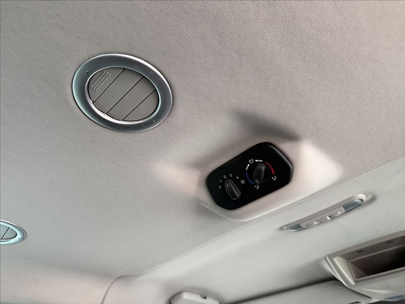 Ford Tourneo Custom 2,2 Titanium,92kW,po servisu - fotka 22 z 31