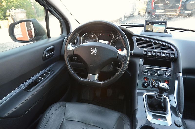 Peugeot 3008 (2015) 1.6 HDi 88kW XENON PANORAMA - fotka 19 z 37