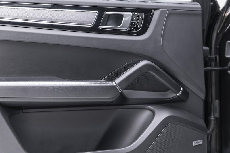Porsche Cayenne S*Bose*18 sedadla*kůže - fotka 27 z 41