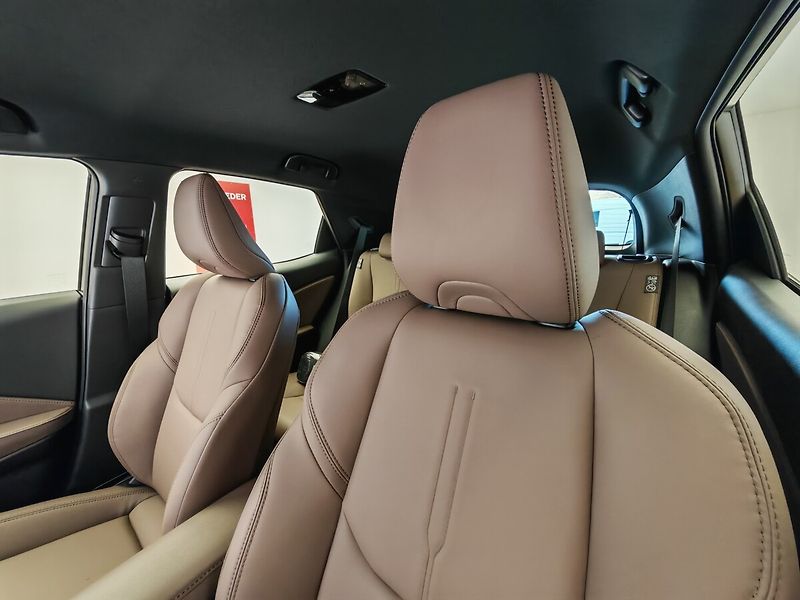 Lexus LBX ELEGANT TECH - fotka 24 z 39