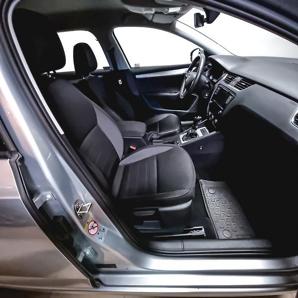 Škoda Octavia (2019) Combi 1.5 Tsi/G-TEC Dsg Ambi - fotka 28 z 33