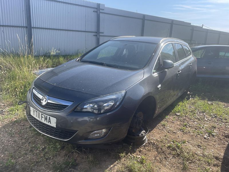 Opel Astra (2011) 1.7 CDTI 81Kw ND - fotka 1 z 5