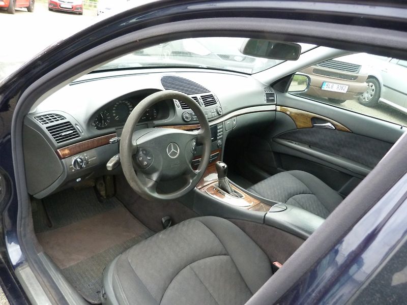 Mercedes-Benz Třídy E CDI - fotka 9 z 15
