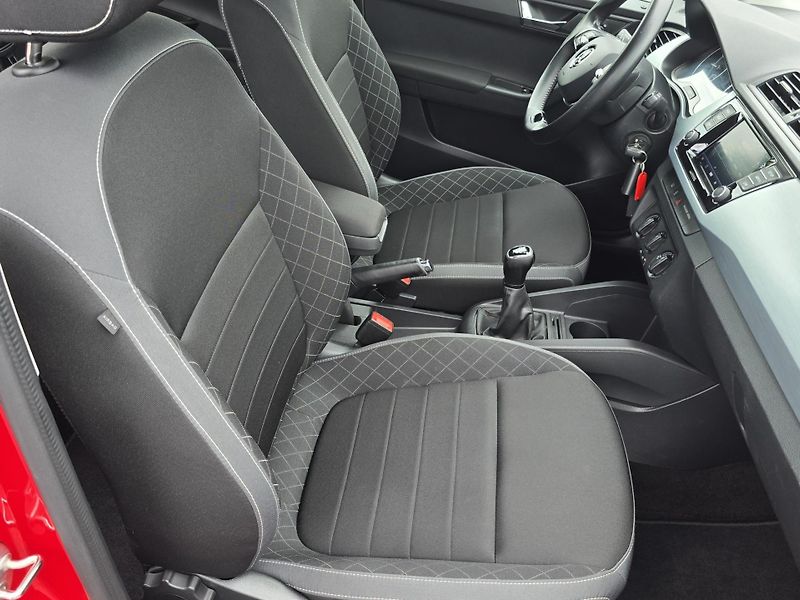 Škoda Fabia 1.0TSI 70KW TOUR SmartLink ČR - fotka 20 z 31