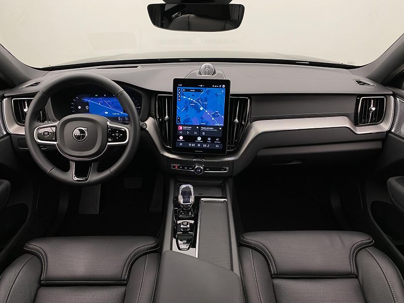 Volvo XC60 T8 AWD RECHARGE REZERVACE - fotka 2 z 65