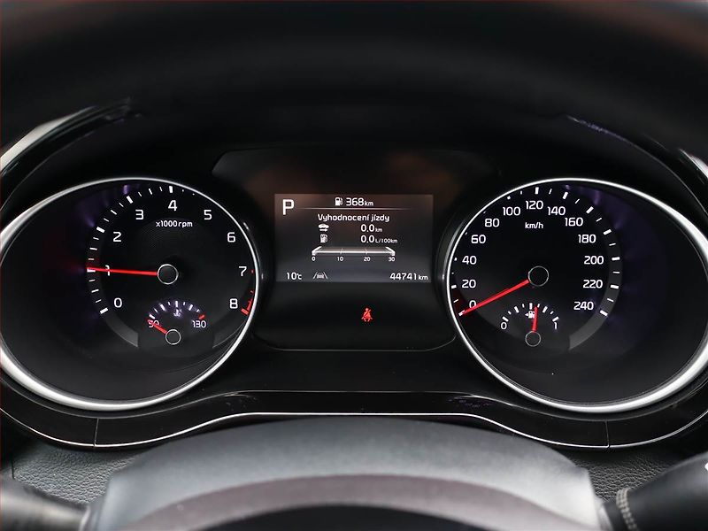 Kia XCeed (2024) 1.5 T-GDI - fotka 9 z 18