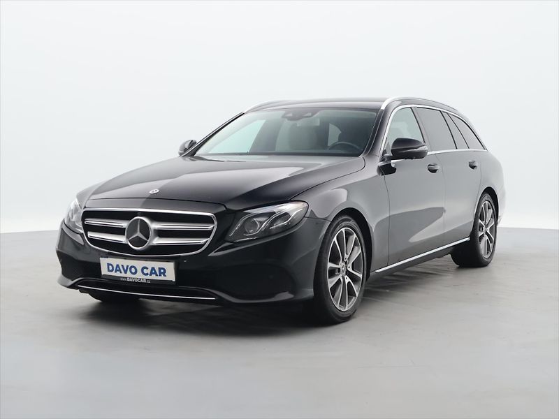 Mercedes-Benz Třídy E 2,0 300d 180kW DPH 360° Aut. - fotka 3 z 32