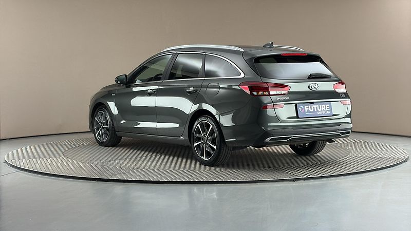 Hyundai i30 1.5 T-GDI AUT Style Kombi - fotka 2 z 29
