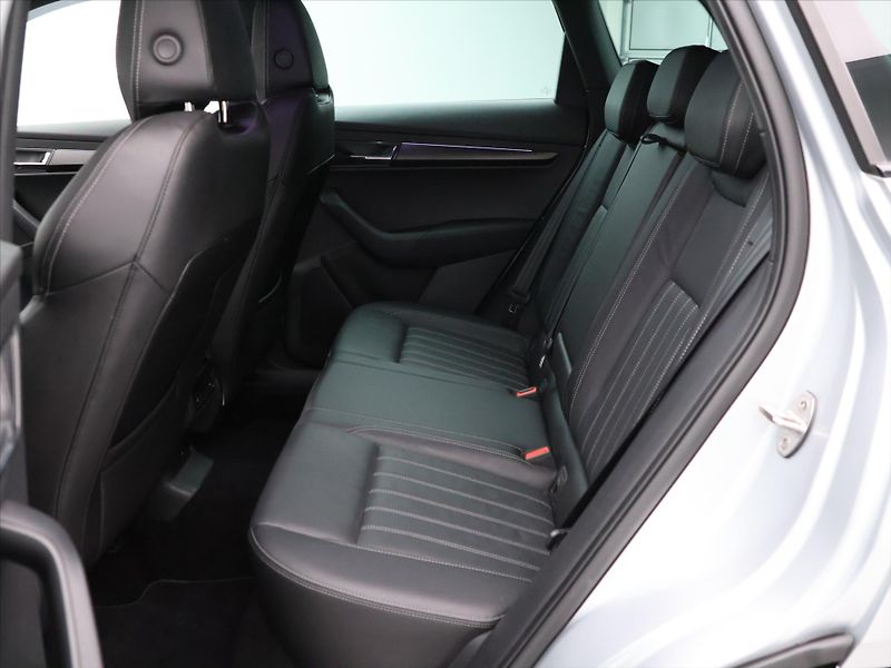 Škoda Karoq 1,5 TSI 110kW DSG Sportline - fotka 14 z 37