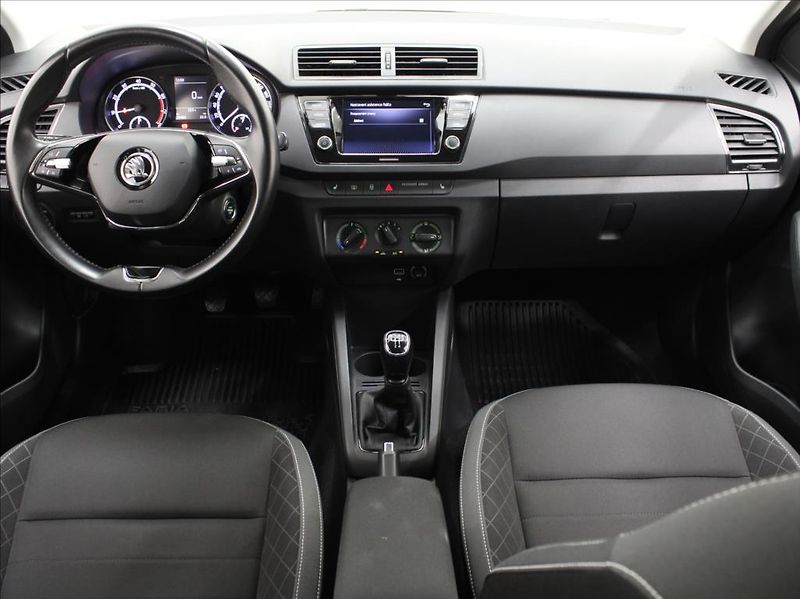 Škoda Fabia 1,0 TSi 70kW Ambition 20tkm.ČR - fotka 8 z 24