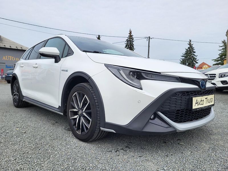 Toyota Corolla 2.0 Hybrid e-CVT 112kW Trek - fotka 30 z 46