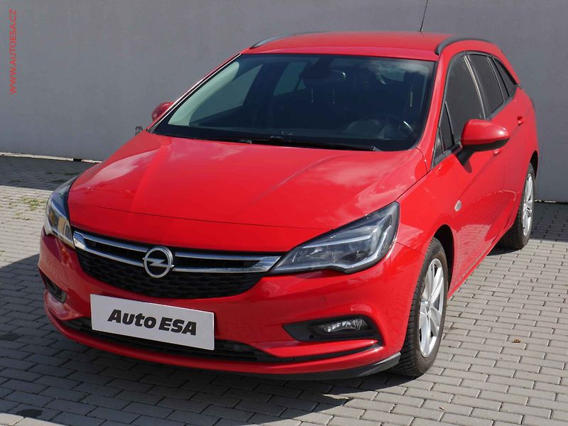 Opel Astra (2018) 1.6 CRDi Sports Tourer, ČR - fotka 3 z 20