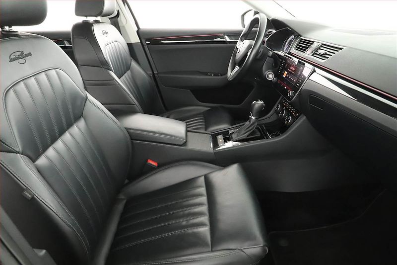 Škoda Superb (2019) Laurin&Klement 2.0 TDI - fotka 7 z 17