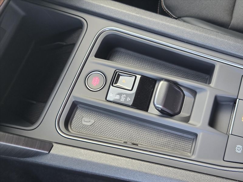 Cupra Formentor 1,5 TSi DSG LED Matrix Záruka2 - fotka 19 z 23