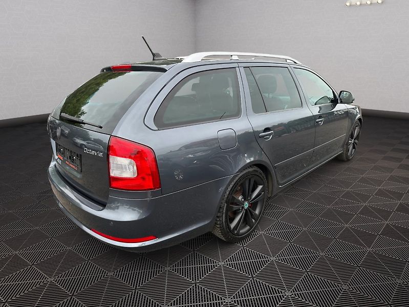 Škoda Octavia (2011) RS 2,0TDI - fotka 7 z 32