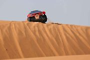 Účastníci Rallye Dakar zdolávají obrovské duny