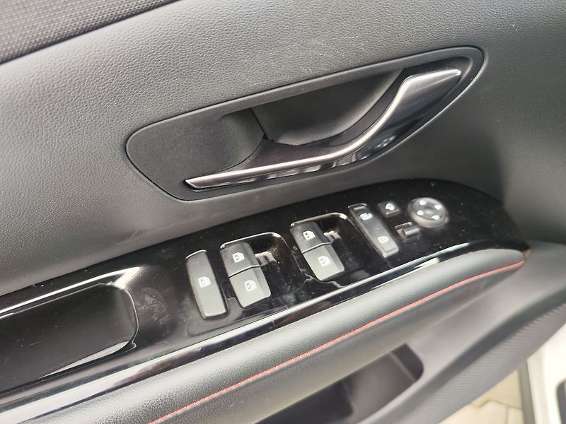 Hyundai Tucson 1.6 T-GDi/110kW N-Line - fotka 34 z 37
