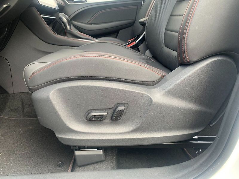 MG ZS Exclusive 1,0 TGI 82 kW 2WD 6A - fotka 7 z 17