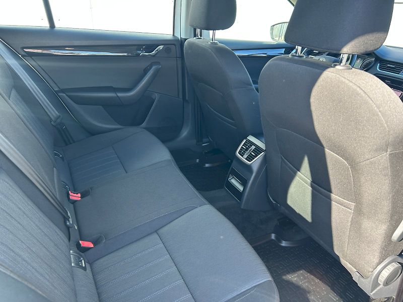 Škoda Octavia (2022) 1,6TDI 85kW 35000KM!!! - fotka 12 z 26