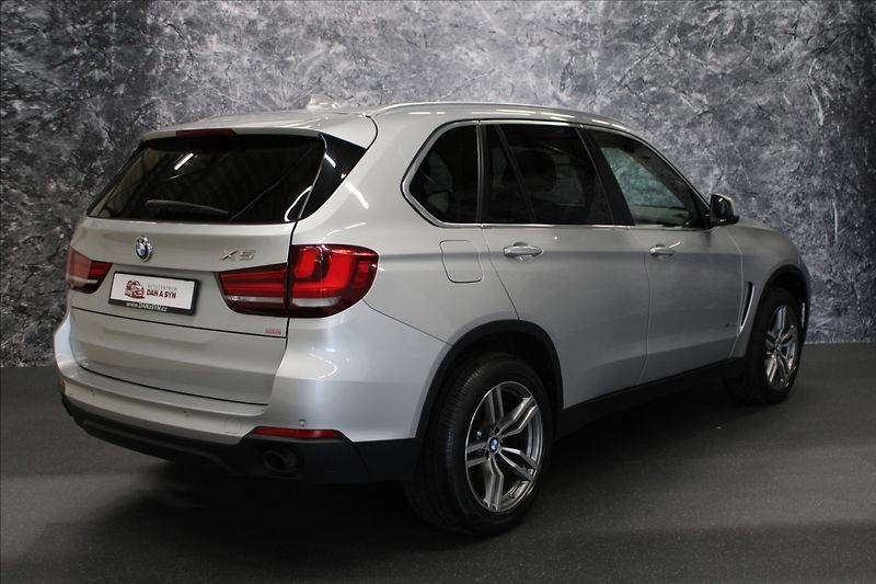 BMW X5 2,0 xDrive25d Steptronic 7míst - fotka 4 z 32