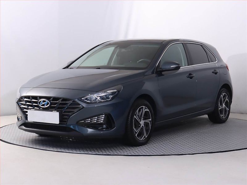 Hyundai i30 (2021) Family 1.5 DPI, Serv.kniha - fotka 2 z 20