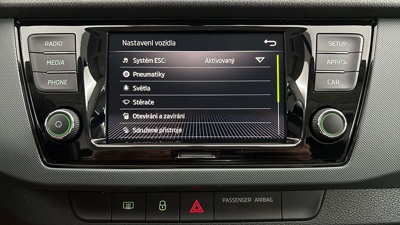 Škoda Fabia 1.0 TSI Active - fotka 12 z 23